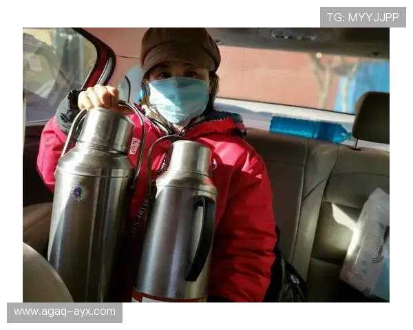 上海海港红衣出征，主场气势拉满再燃战火