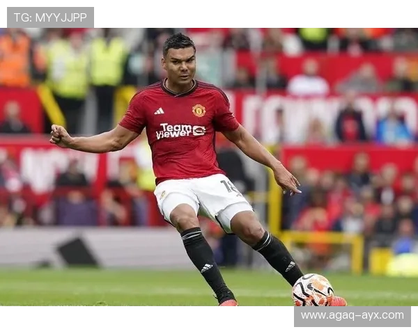 奥纳纳后场指挥显威力 曼联防线更稳